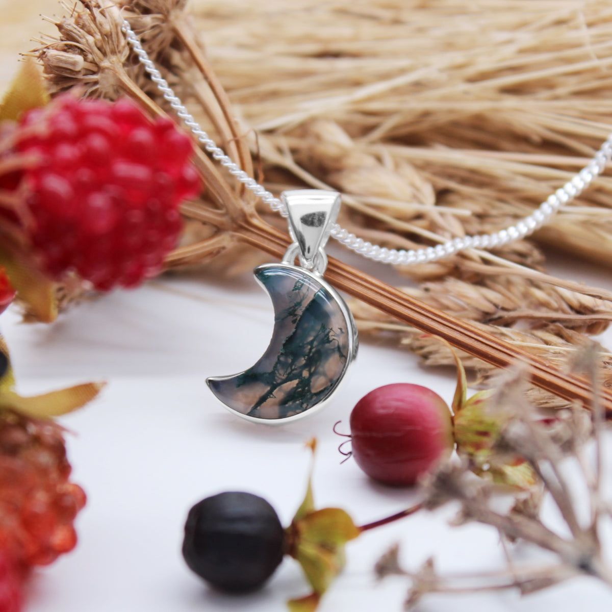 WOODLAND ECLIPSE - Sterling Silver & Moss Agate Necklace