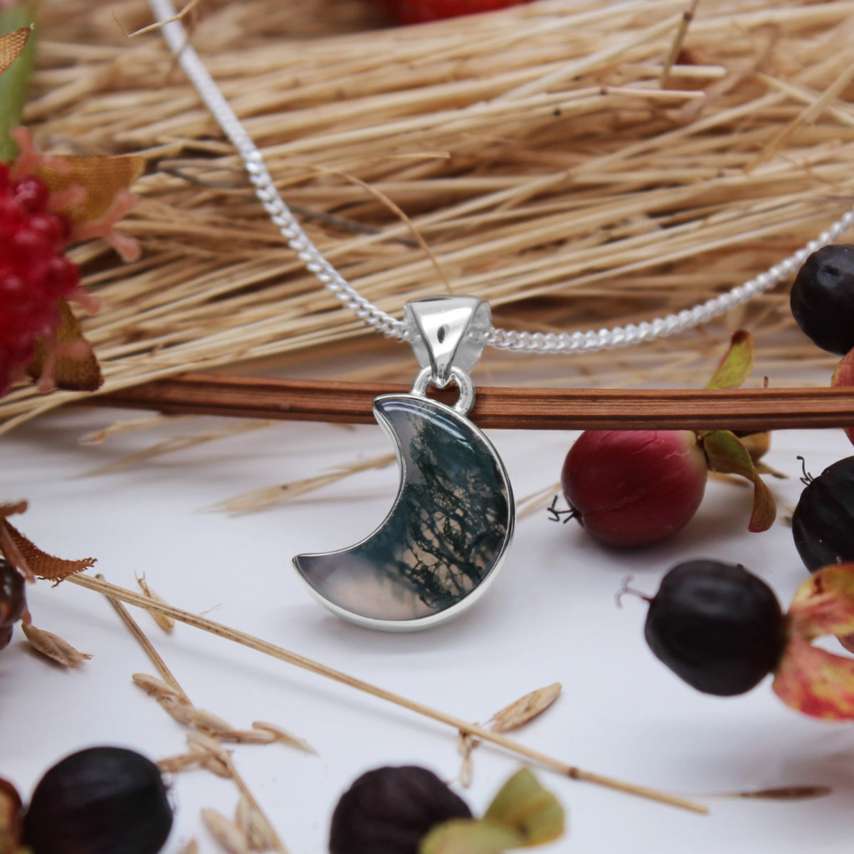 WOODLAND ECLIPSE - Sterling Silver & Moss Agate Necklace