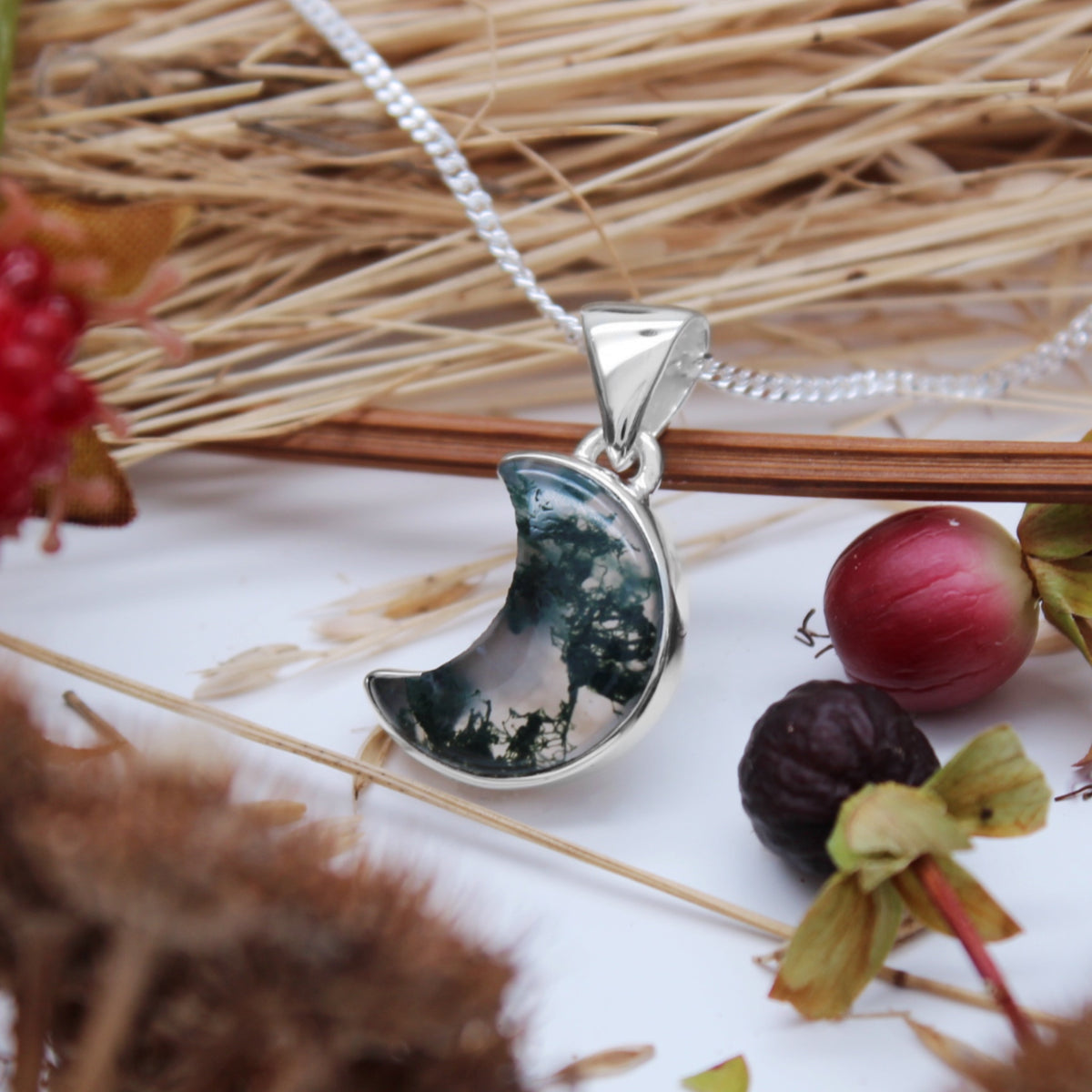 WOODLAND ECLIPSE - Sterling Silver & Moss Agate Necklace