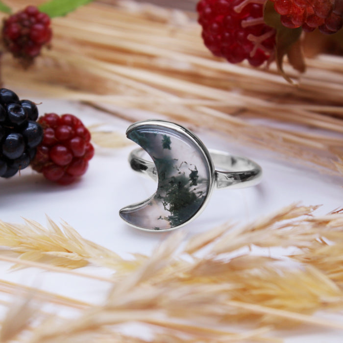 WOODLAND ECLIPSE - Sterling Silver & Moss Agate Ring - US 8