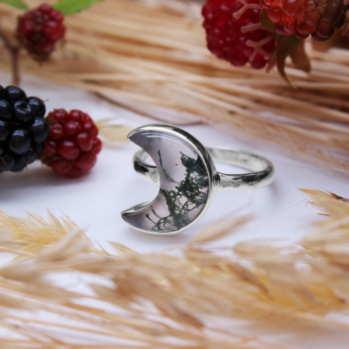 WOODLAND ECLIPSE - Sterling Silver & Moss Agate Ring - US 10