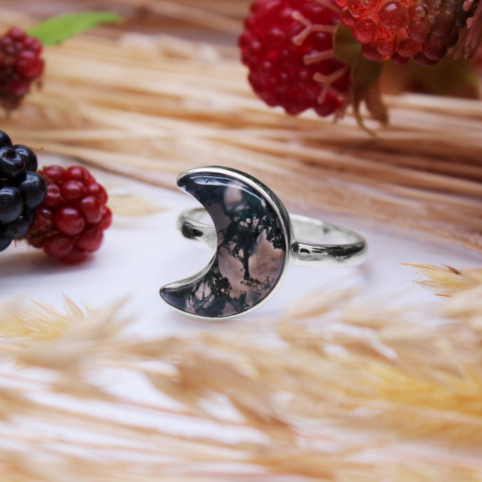 WOODLAND ECLIPSE - Sterling Silver & Moss Agate Ring - US 9