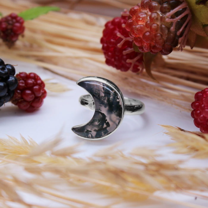 WOODLAND ECLIPSE - Sterling Silver & Moss Agate Ring - US 5