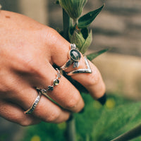 HEDERA - Peridot & Sterling Silver Ring